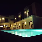 Alojamento de Acomodação e Pequeno-almoço Casa Ceedina & Beauty